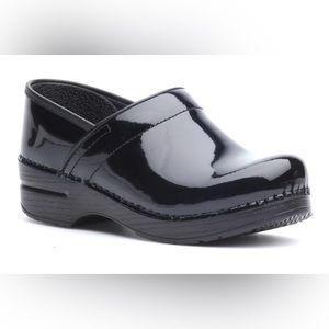 Women's Dansko Professional Clog - Black Patent Leather